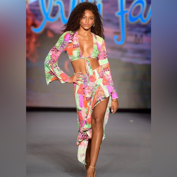 FIERCE SOUL - Ruffle High Lo Slit Skirt - Picture 3 of 3